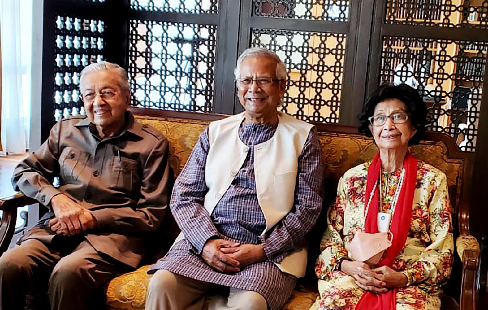 Mahathir Mohammad Invites Professor Yunus for a Discussion
